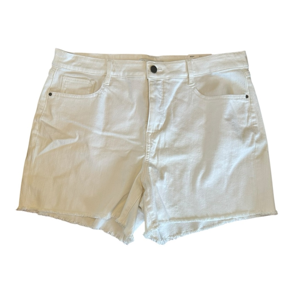 Nine West White Denim Shorts – Size 16 – New With Tags